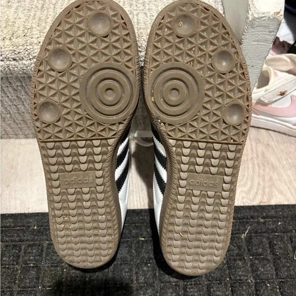 Adidas Sambas Sneakers 6.5 LIKE NEW - Picture 4 of 5